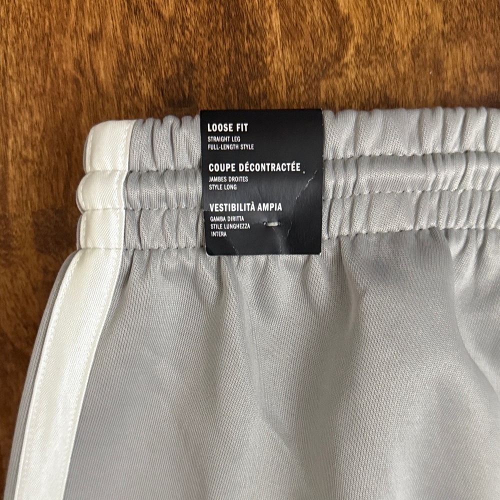 Adidas Light Gray Three-Stripe Joggers with White Logo Size XXL - Picture 14 of 16